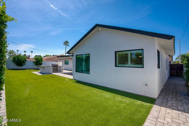 8318 E SELLS Drive, Scottsdale, AZ 85251