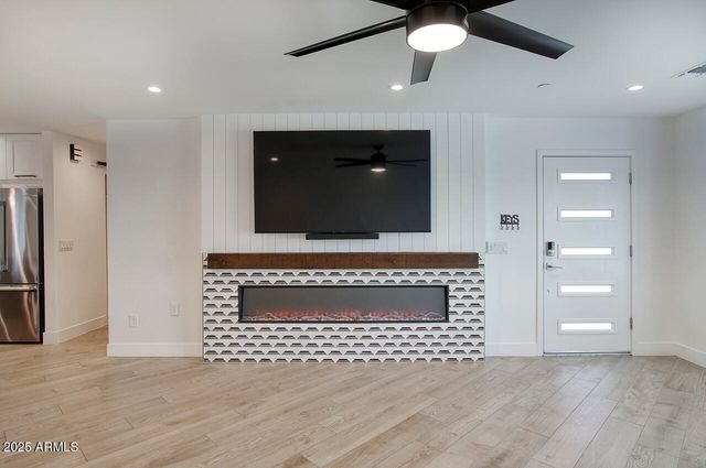 8318 E SELLS Drive, Scottsdale, AZ 85251