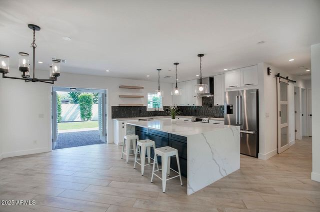 8318 E SELLS Drive, Scottsdale, AZ 85251