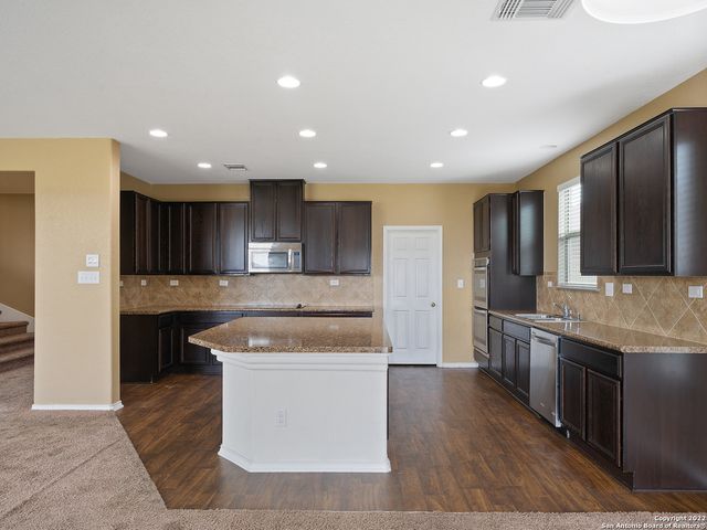 127 BASS LN, New Braunfels, TX 78130