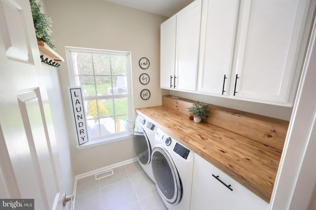 25 WILLOW WOOD CT, York, PA 17406