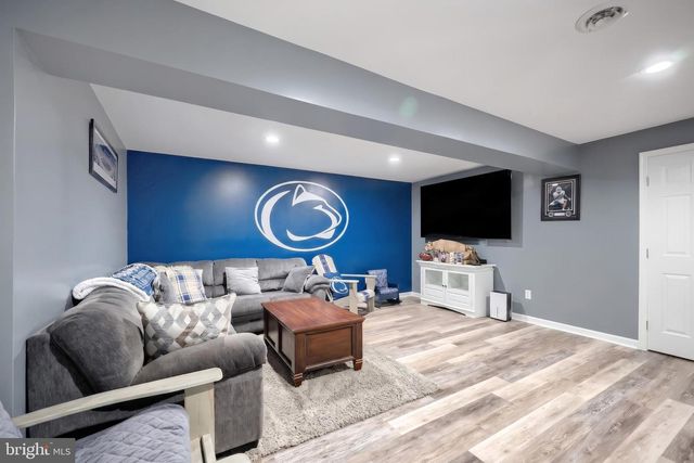 25 WILLOW WOOD CT, York, PA 17406