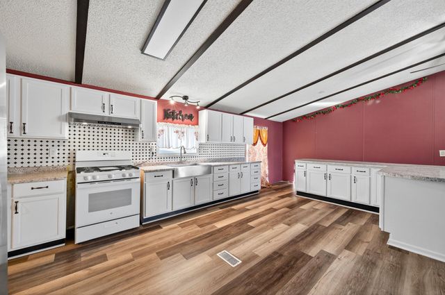 7436 West Circle NE, Fridley, MN 55432