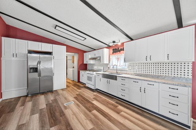 7436 West Circle NE, Fridley, MN 55432