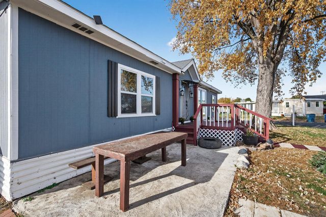 7436 West Circle NE, Fridley, MN 55432