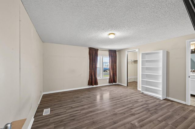 7436 West Circle NE, Fridley, MN 55432