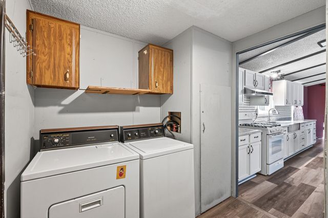 7436 West Circle NE, Fridley, MN 55432