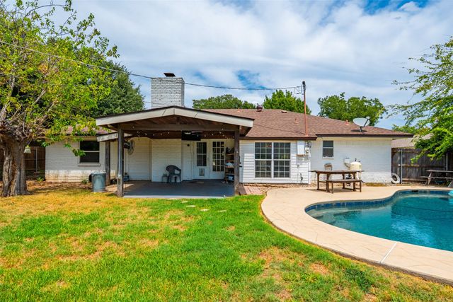 4633 Saldana Drive, Fort Worth, TX 76133