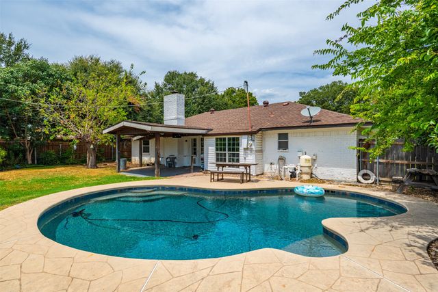4633 Saldana Drive, Fort Worth, TX 76133
