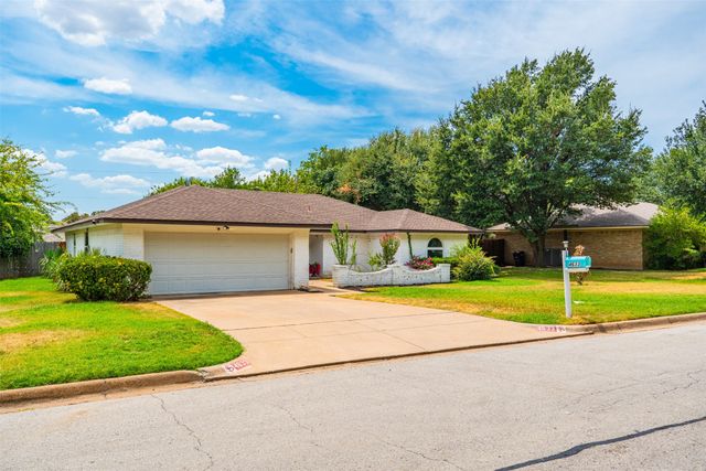 4633 Saldana Drive, Fort Worth, TX 76133