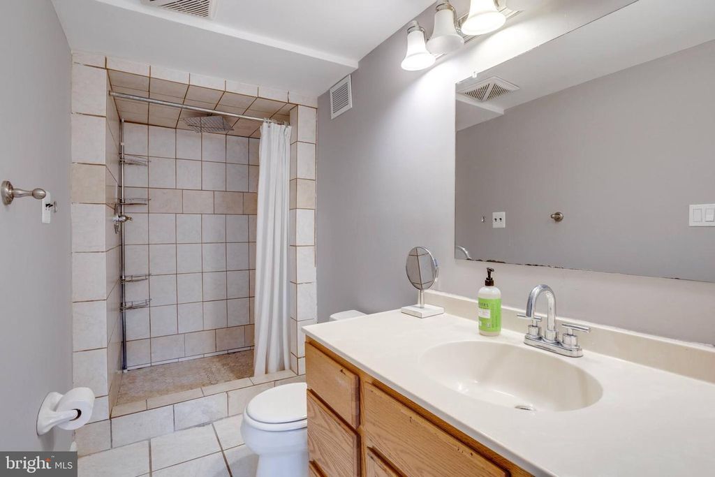 2531 OGDEN ST, Falls Church, VA 22043
