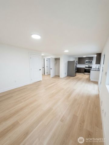 6425 7th Street NE, Tacoma, WA 98422