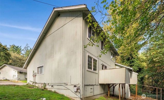6425 7th Street NE, Tacoma, WA 98422
