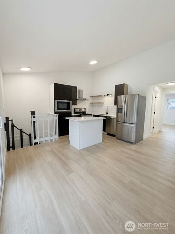 6425 7th Street NE, Tacoma, WA 98422