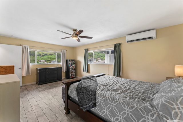 99-863 Meaala Street, Aiea, HI 96701