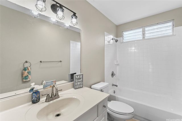 99-863 Meaala Street, Aiea, HI 96701