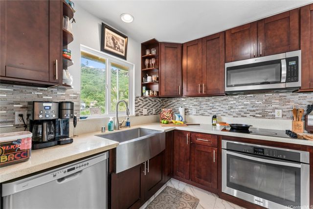 99-863 Meaala Street, Aiea, HI 96701