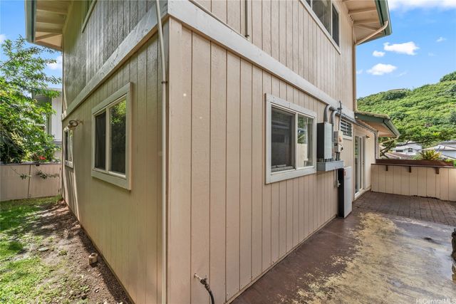 99-863 Meaala Street, Aiea, HI 96701