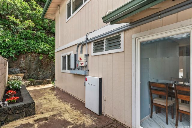 99-863 Meaala Street, Aiea, HI 96701