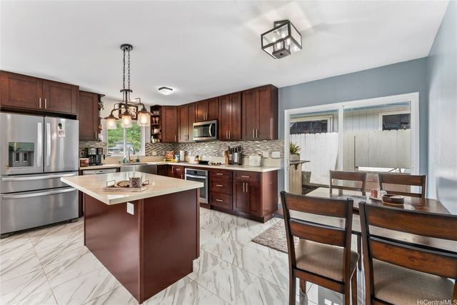 99-863 Meaala Street, Aiea, HI 96701