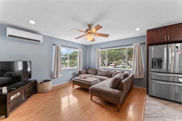 99-863 Meaala Street, Aiea, HI 96701