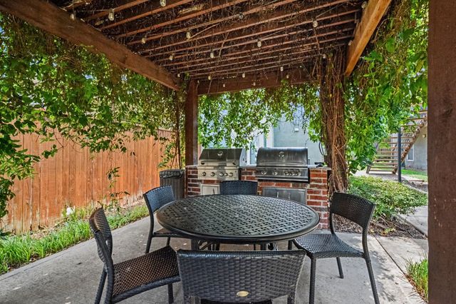 5806 Birchbrook Drive 210, Dallas, TX 75206