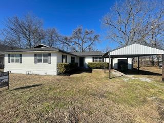 402 N Hughes Street, Howe, TX 75459