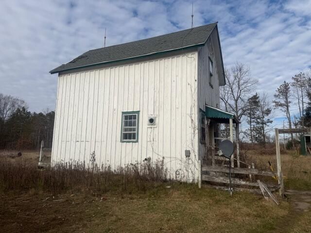 1209 S Baldwin Avenue, Fremont, MI 49412