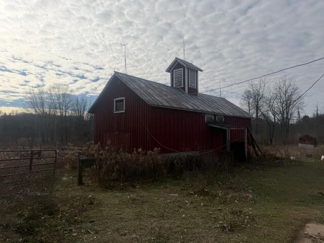 1209 S Baldwin Avenue, Fremont, MI 49412