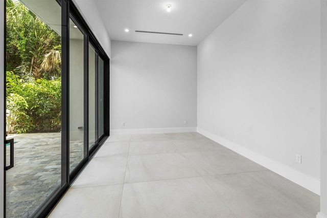 207 SE 5th Street, Delray Beach, FL 33483