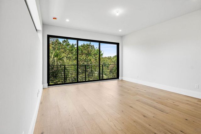 207 SE 5th Street, Delray Beach, FL 33483