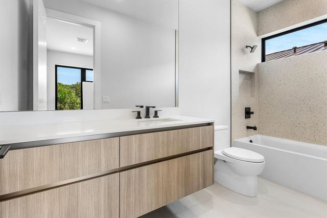 207 SE 5th Street, Delray Beach, FL 33483