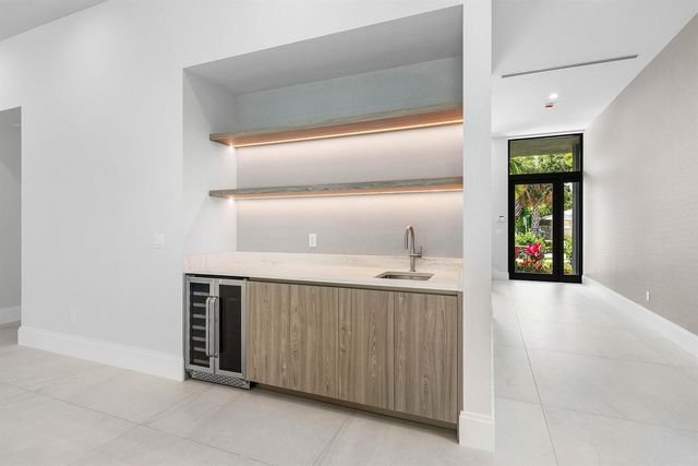207 SE 5th Street, Delray Beach, FL 33483