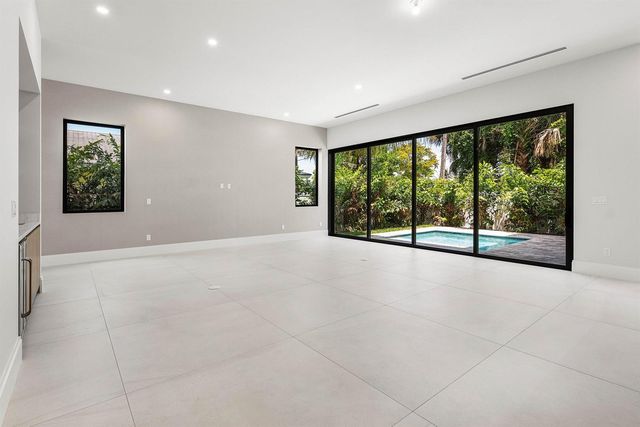 207 SE 5th Street, Delray Beach, FL 33483