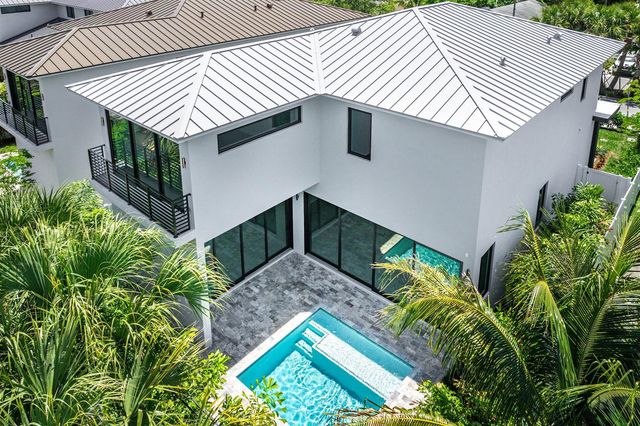 207 SE 5th Street, Delray Beach, FL 33483