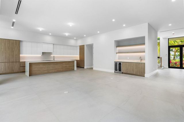 207 SE 5th Street, Delray Beach, FL 33483