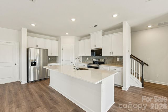9028 Foggy Brook Loop, Charlotte, NC 28216