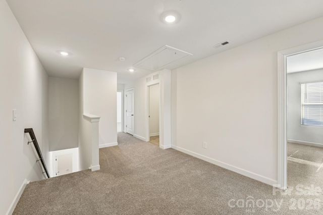 9028 Foggy Brook Loop, Charlotte, NC 28216