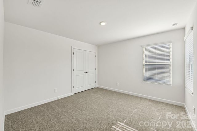 9028 Foggy Brook Loop, Charlotte, NC 28216