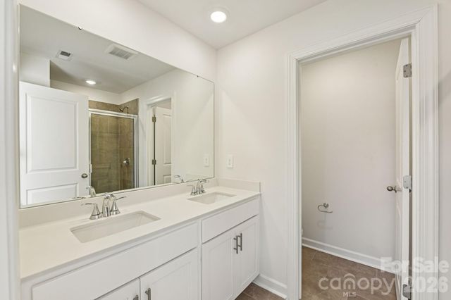9028 Foggy Brook Loop, Charlotte, NC 28216