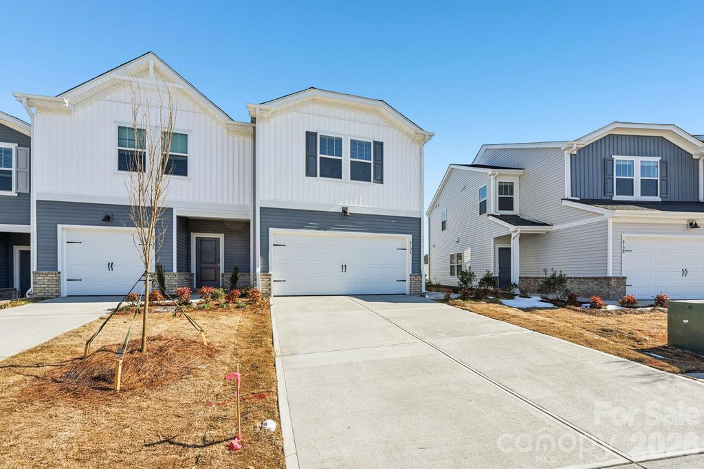 9028 Foggy Brook Loop, Charlotte, NC 28216