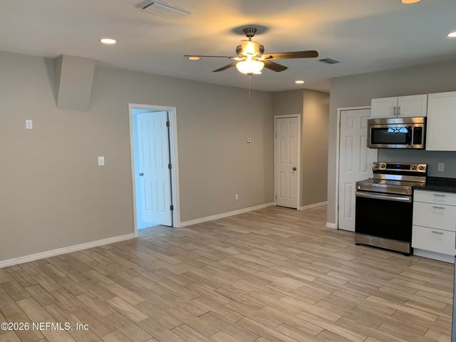 1710 ROWE Avenue, Jacksonville, FL 32208