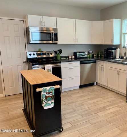 1710 ROWE Avenue, Jacksonville, FL 32208