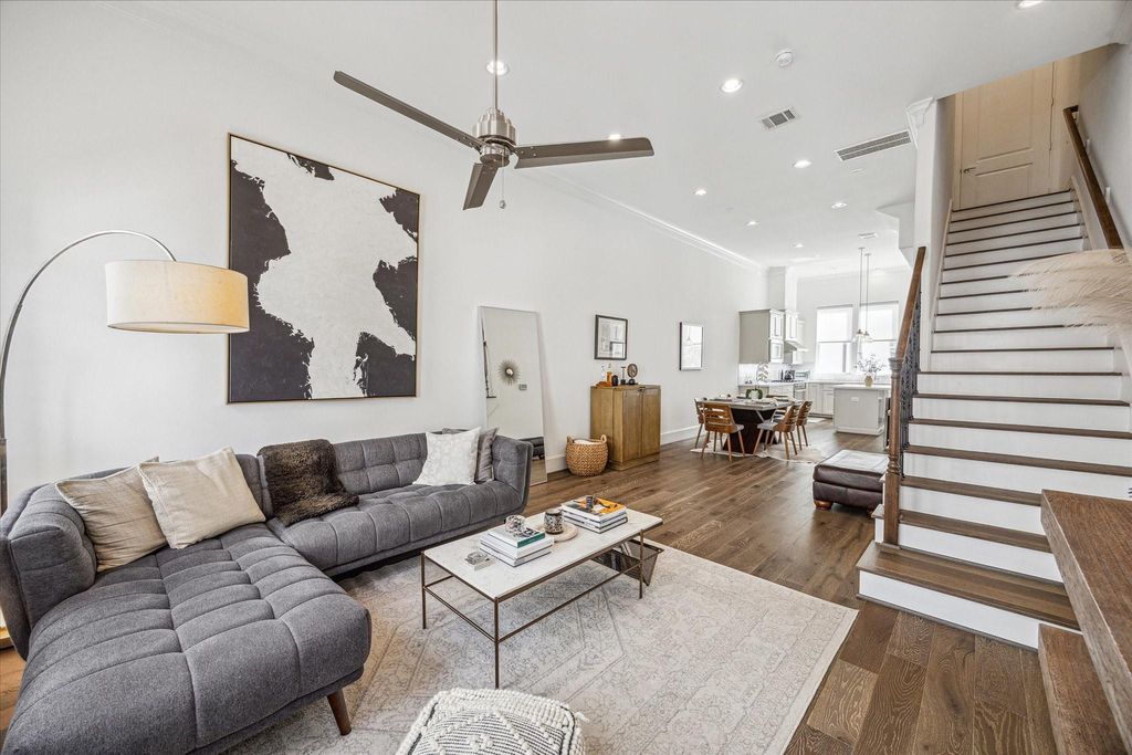 8764 Park Kolbe Lane, Houston, TX 77080
