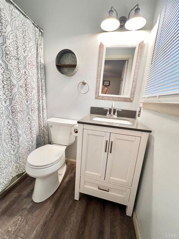 2229 Cedar Gate Rd, Madison Heights, VA 24572