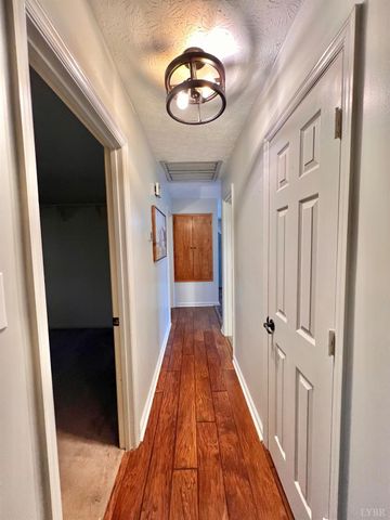 2229 Cedar Gate Rd, Madison Heights, VA 24572