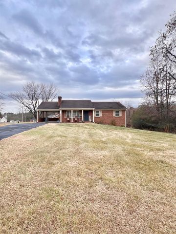2229 Cedar Gate Rd, Madison Heights, VA 24572