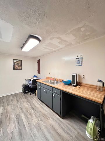 2229 Cedar Gate Rd, Madison Heights, VA 24572