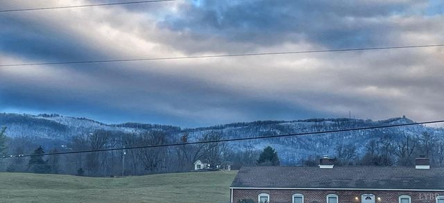 2229 Cedar Gate Rd, Madison Heights, VA 24572