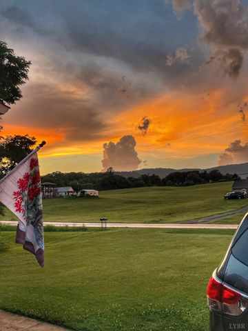 2229 Cedar Gate Rd, Madison Heights, VA 24572